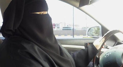 donne saudite al volante.jpg